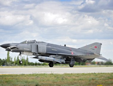 Μόλις έφυγε ο Γιλντιρίμ μαχητικά F-4 Terminator πέταξαν πάνω από ελληνικό έδαφος